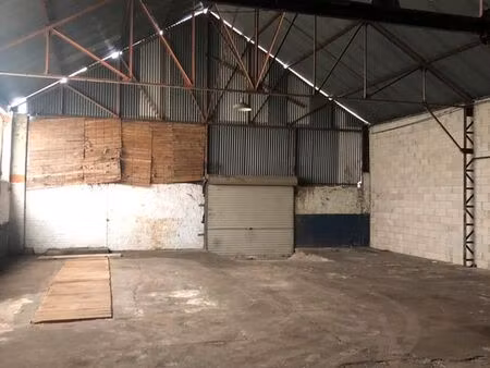 hangar a louer