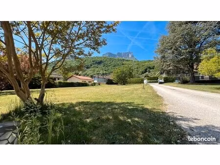 terrain 730 m² chapareillan