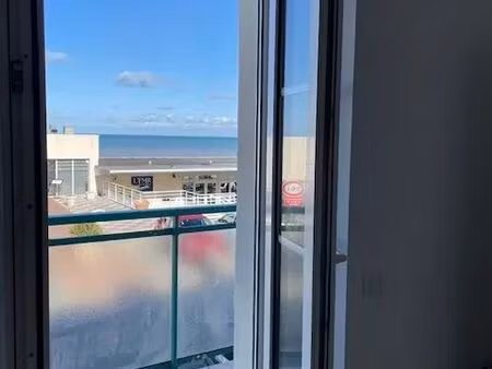 f2 vue sur mer /luc sur mer avec balcon