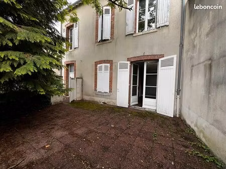 local 60 m² chateauneuf sur loire