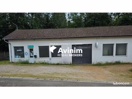 local commercial 180 m² saint-amour