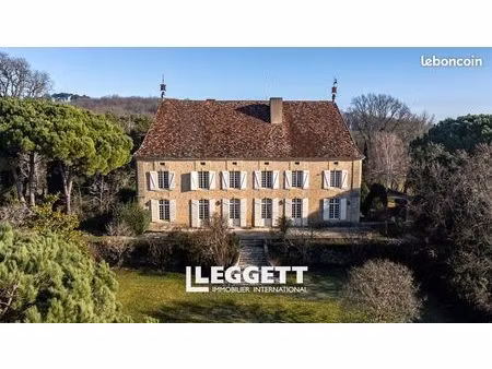 château 15 pièces 550 m²