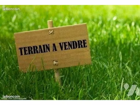 terrain 800 m² joue les tours