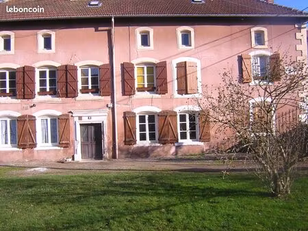 loue appartement 2 pièces  cuisine   salle d'eau  débarras