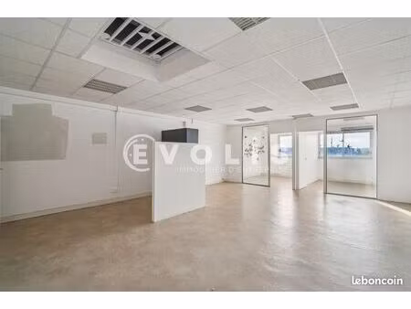 bureau 65 m²
