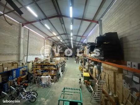local d'activité 1 169 m²