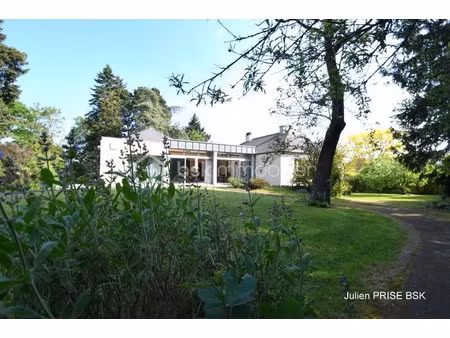 maison traditionnelle à vendre à châteaubourg