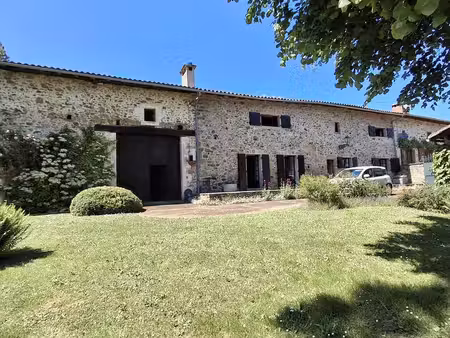 propriété 5 pièces 196 m²