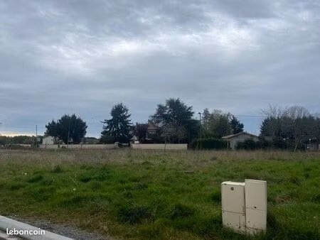 terrain 442 m² creon