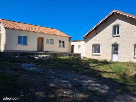 ensemble immobilier rénové – 2 maisons indépendantes + dépendance à rénover sur 4 000 m² –