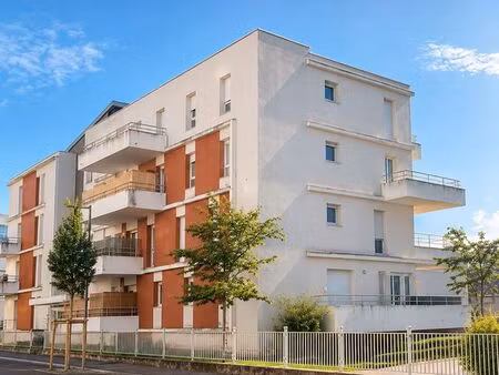 appartement 3 pièces lumineux avec terrasse – dernier étage – garage