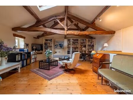 maison 7 pièces 233 m²