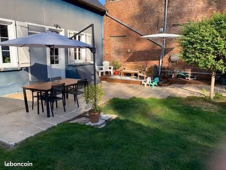 maison familiale rénovée – 4 chambres – environ 131 m² habitables – jardin et dépendances 