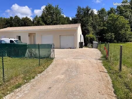 sireuil bourg / maison 95m2 garage jardin