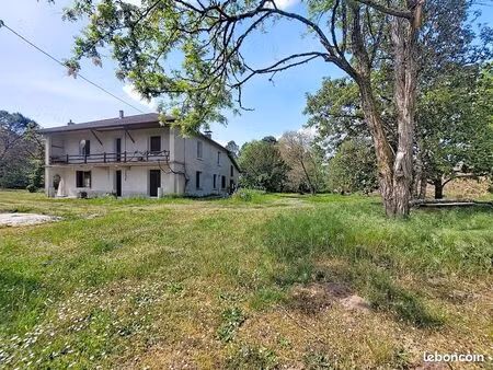 propriété 7 pièces 247 m²