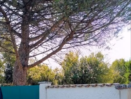 terrain constructible – 189 m² – peujard (33240) – vieux bourg – 59 000