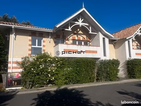 studio 1 pièce 32 m²