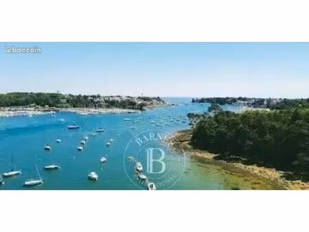 location au pied du port