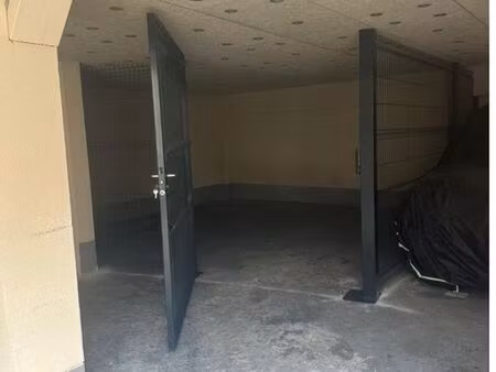 box19 m2 idéal pour garer petites voitures électriques