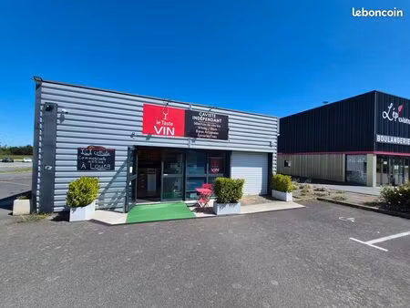 location cellule commercial 65 m²
