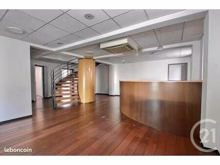 maison 10 pièces 261 m²
