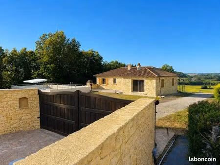 maison de campagne avec piscine et garage