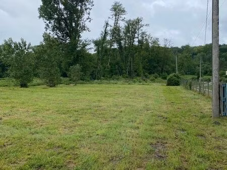 terrain constructible 1045 m² avec permis validé – casteljaloux