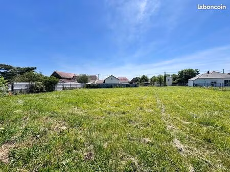 terrain constructible 805 m2