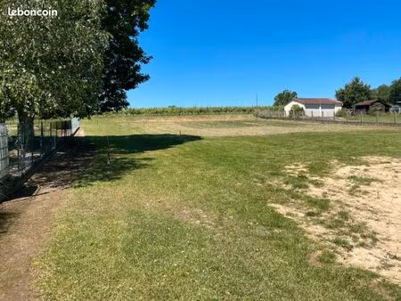 terrain 1 032 m² pugnac