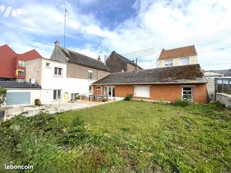 immeuble 147 m² solesmes