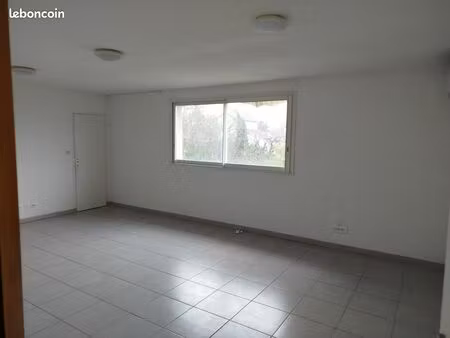 bureau 33 m2 au 1er étage