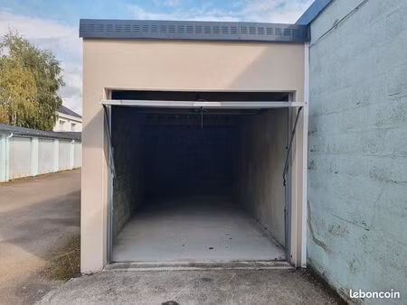 grand garage récent pour camionnette  van  ou artisan  62 rue des renards 44300 nantes