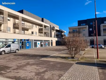 local commercial 140 m² chaligny