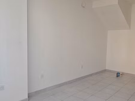 local commercial proche naval group