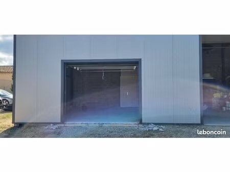 loue local de stockage