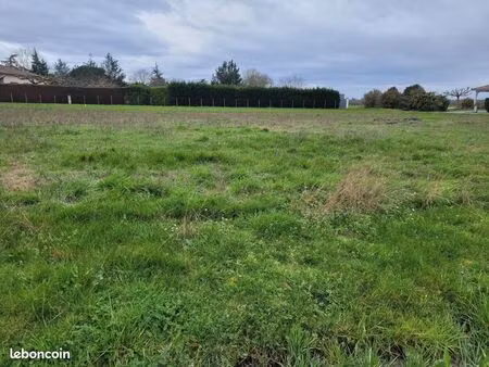 terrain 709 m² ambares et lagrave