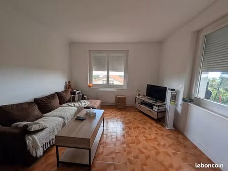 vaste t3 à rénover (115 m²) avec grande terrasse (27 m²) - centre caraman