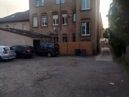 immeuble commercial plus 2 appartements a vendre
