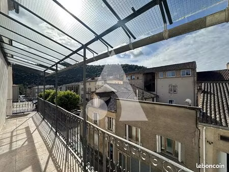 immeuble 10 pièces 300 m²