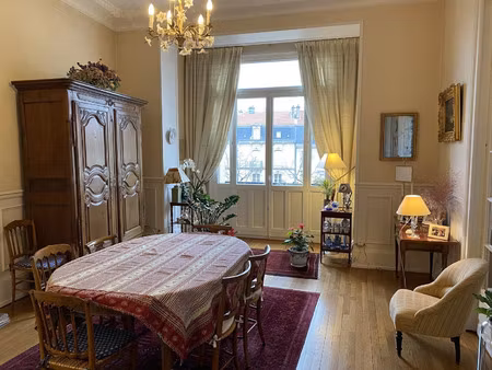 appartement de luxe à vendre dans le quartier poincaré-foch-anatole france