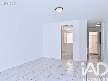 studio 2 pièces 27 m²