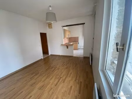 location f2 avec terrasse