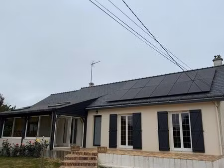 maison familiale 6 pièces de 117 m² avec studio indépendant  sous-sol complet et panneaux 