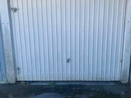 parking/box 15 m² alfortville