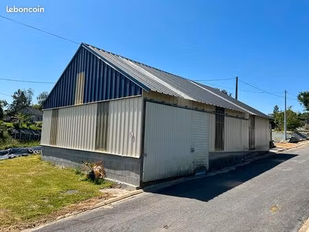 local 784 m² ernee