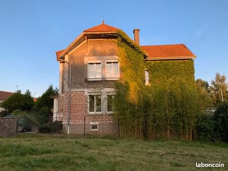 maison spacieuse 4 à 5 chambres