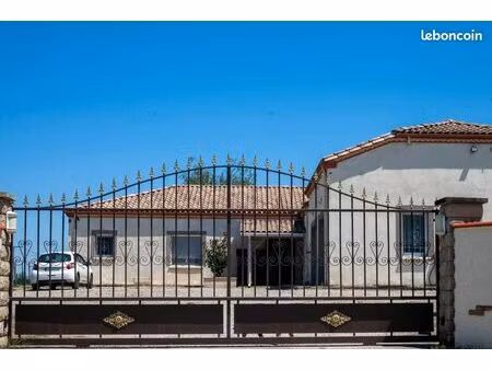 maison 170 m² habitables – 270 m² au total – terrasse 50 m² – vue campagne