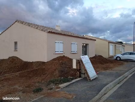 villa 4 pièces 82 m²