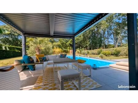 belle maison landaise avec piscine chauffée  jardin paysagé et finitions soignées — sainte