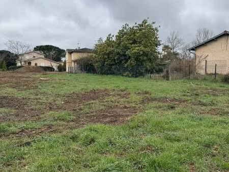 terrain 428 m²